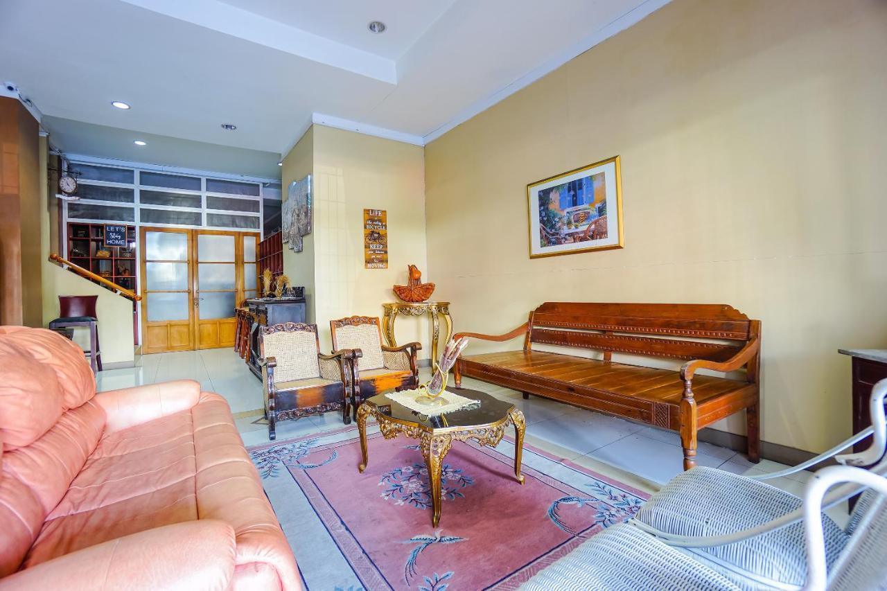 Hotel Reddoorz Brand Man12045 Reddoorz Near Megamall 2*
