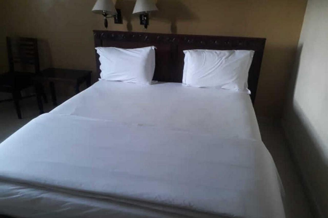 Hotel Reddoorz Brand Man12045 Reddoorz Near Megamall 2*